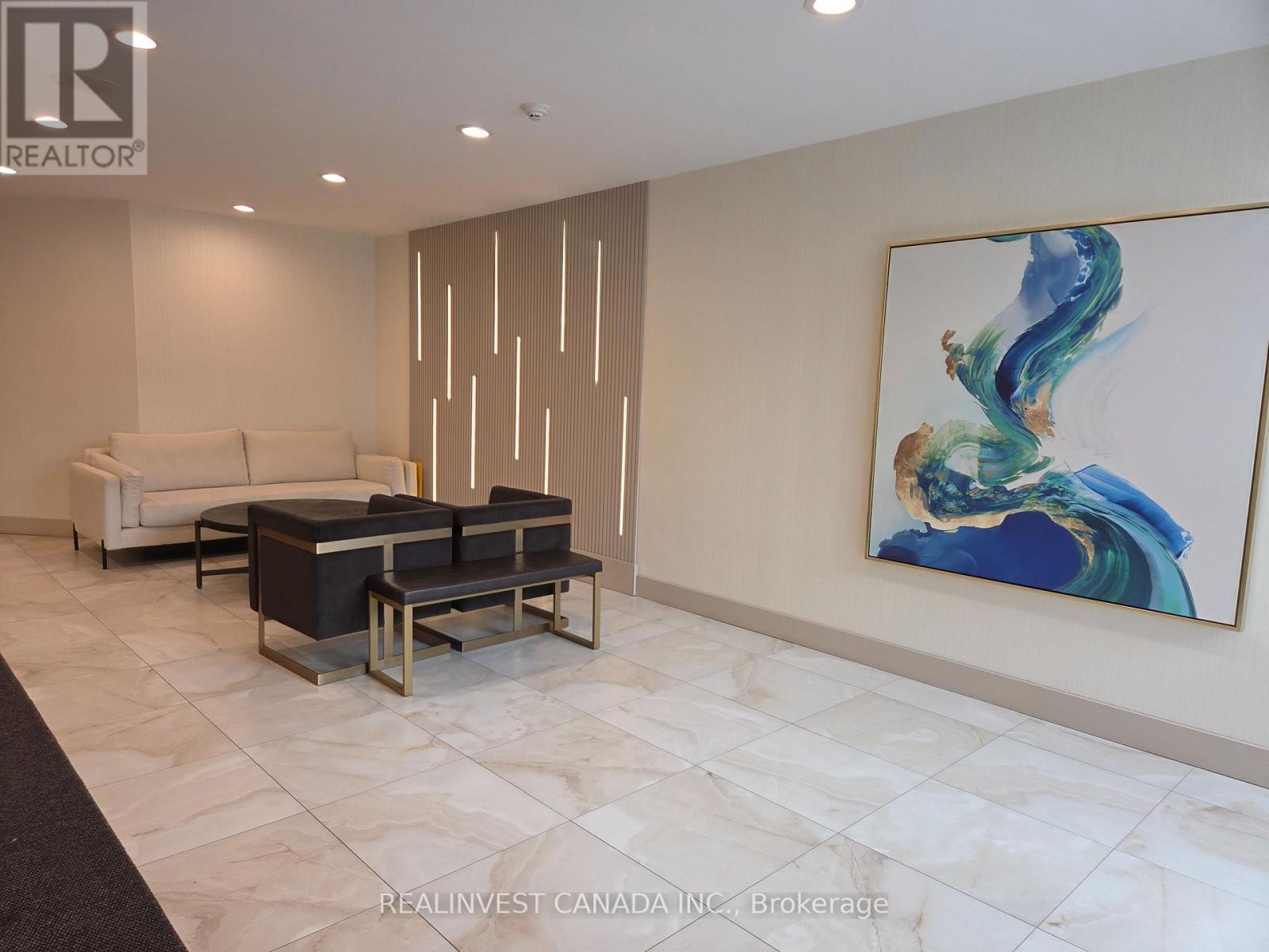 920 - 32 Clarissa Drive, Richmond Hill, Ontario  L4C 9R7 - Photo 6 - N12712780