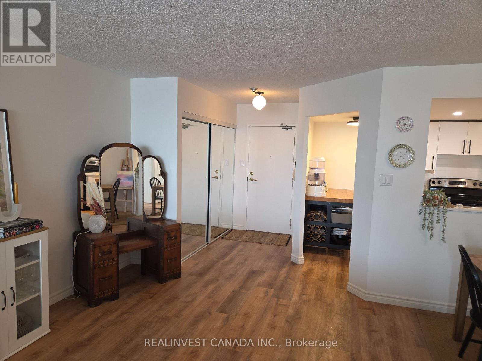 920 - 32 Clarissa Drive, Richmond Hill, Ontario  L4C 9R7 - Photo 8 - N12712780