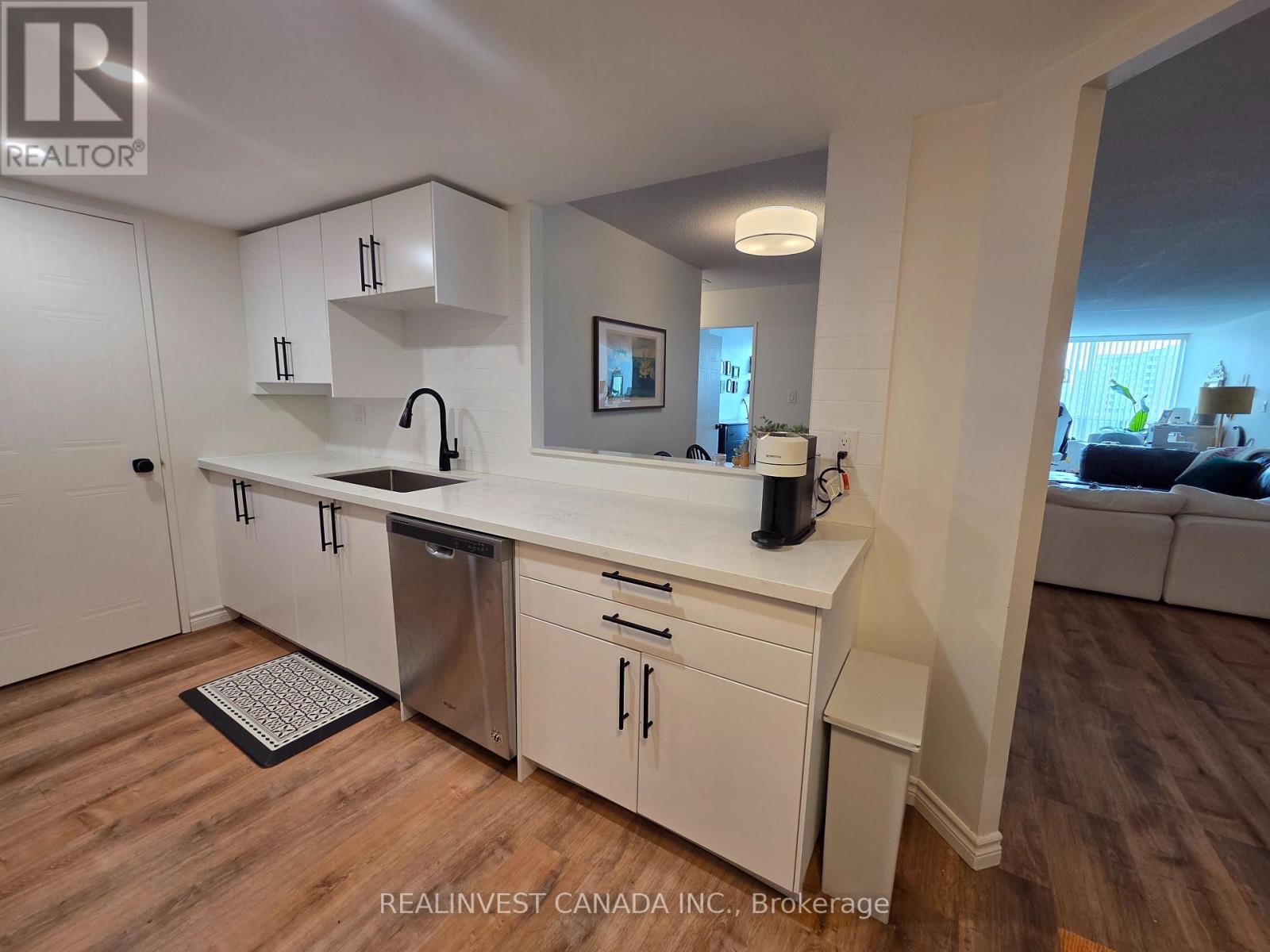 920 - 32 Clarissa Drive, Richmond Hill, Ontario  L4C 9R7 - Photo 9 - N12712780