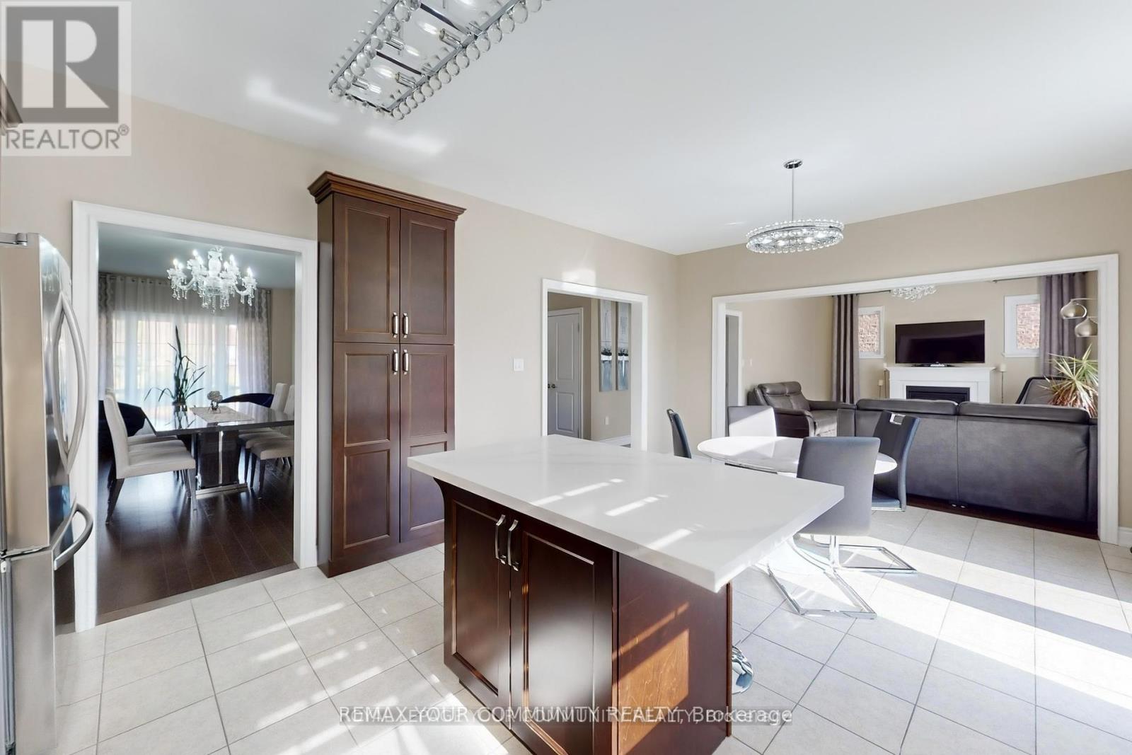 19 Richmond Park Drive, Georgina, Ontario  L4P 0H2 - Photo 18 - N12712822