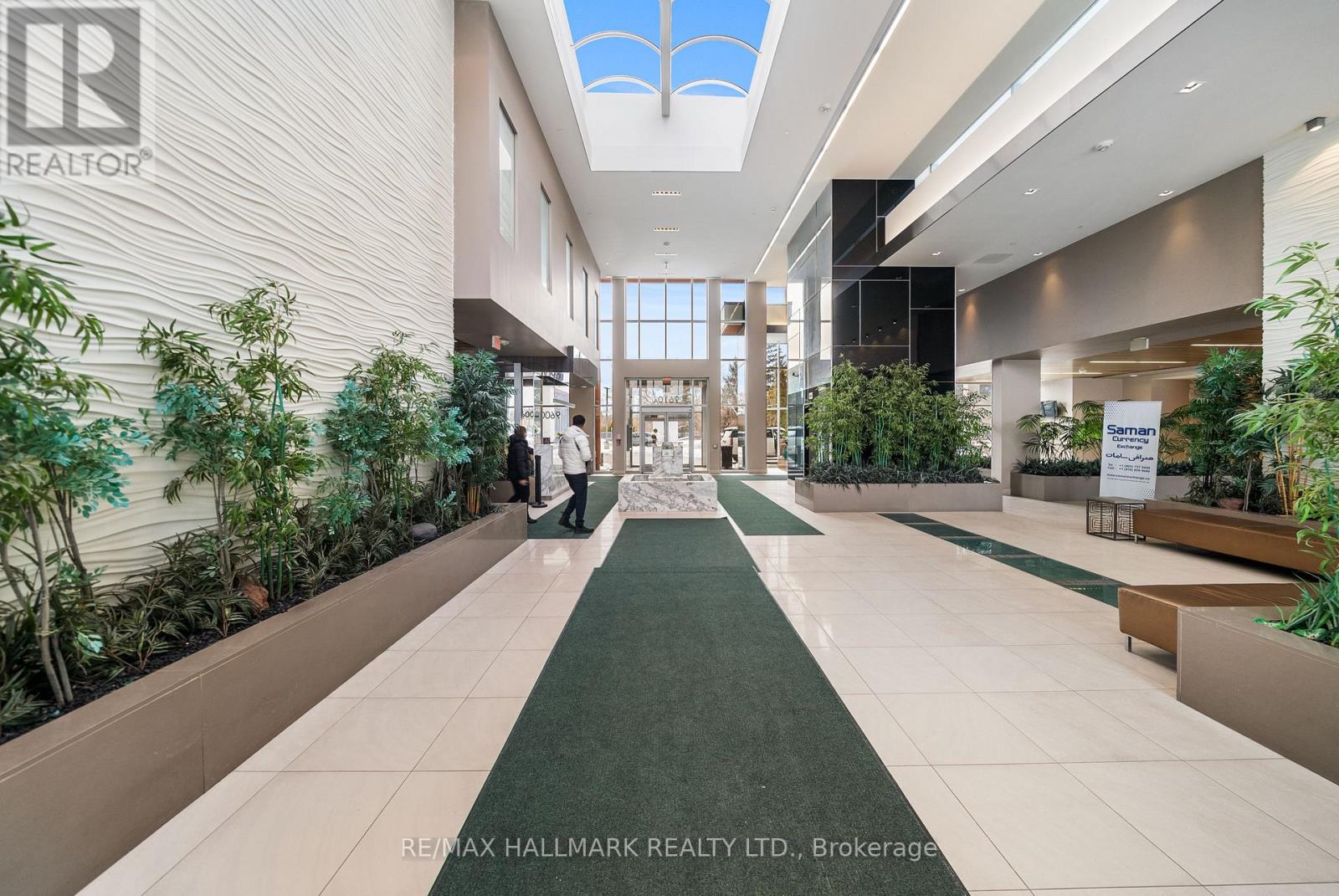 Ph6 - 9600 Yonge Street, Richmond Hill, Ontario  L4C 0X3 - Photo 4 - N12712834