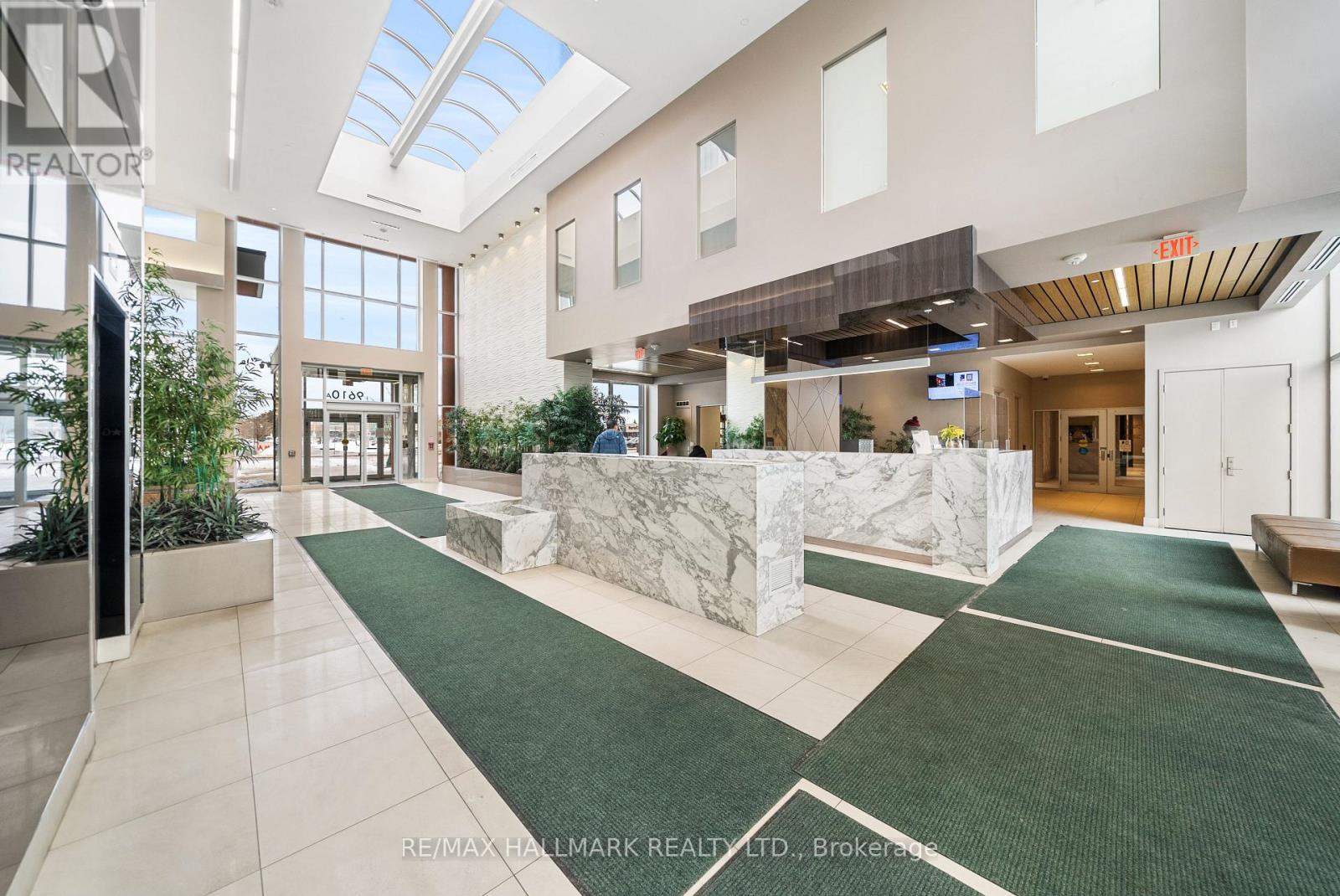 Ph6 - 9600 Yonge Street, Richmond Hill, Ontario  L4C 0X3 - Photo 5 - N12712834