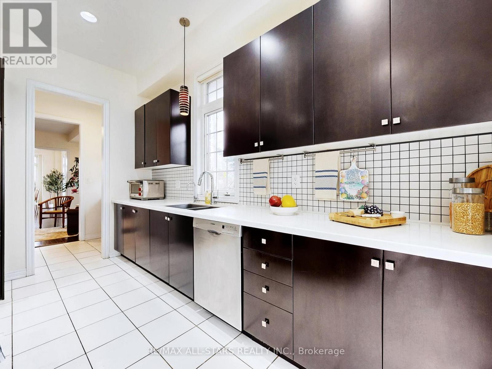 2 Yorkton Boulevard, Markham, Ontario  L6C 0J9 - Photo 15 - N12712836