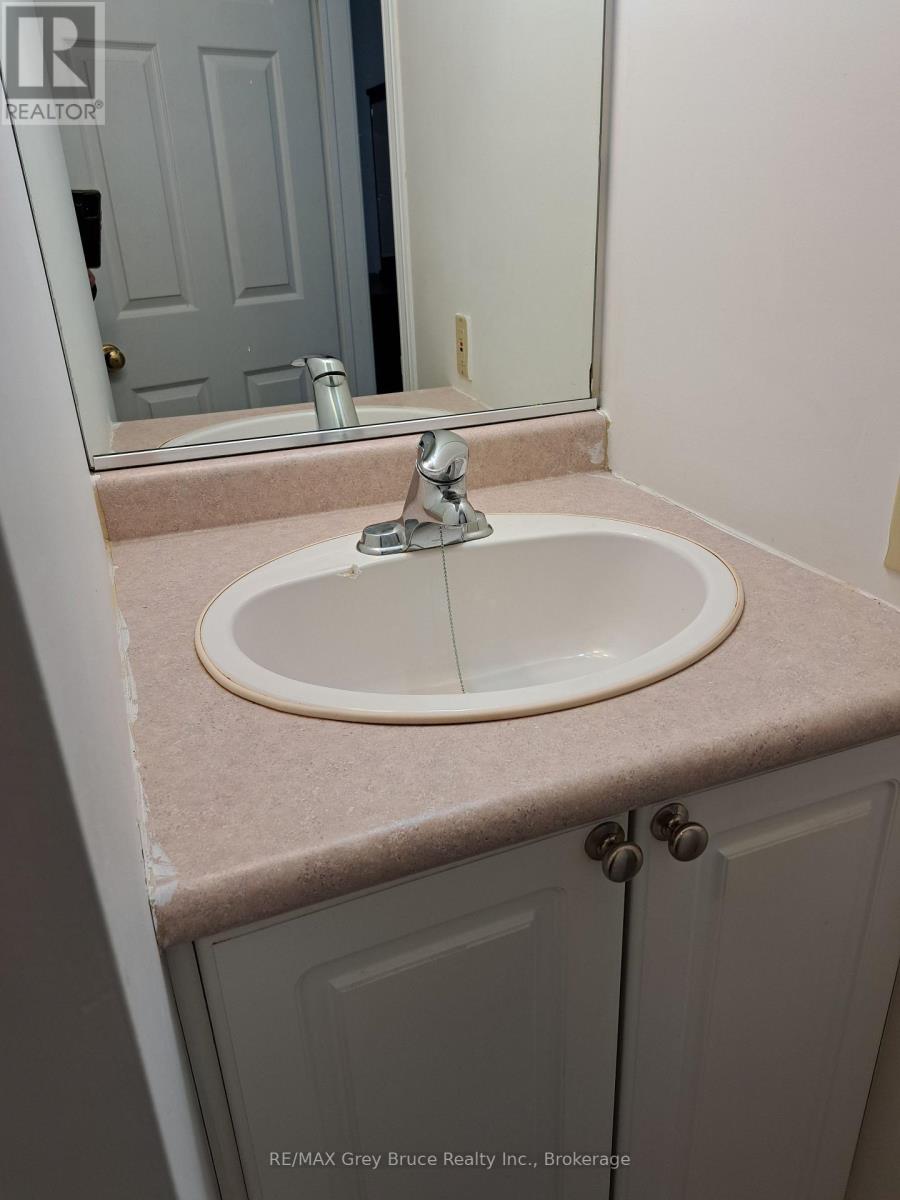 44 Sykes Street N, Meaford, Ontario  N4L 1V9 - Photo 11 - X12712906