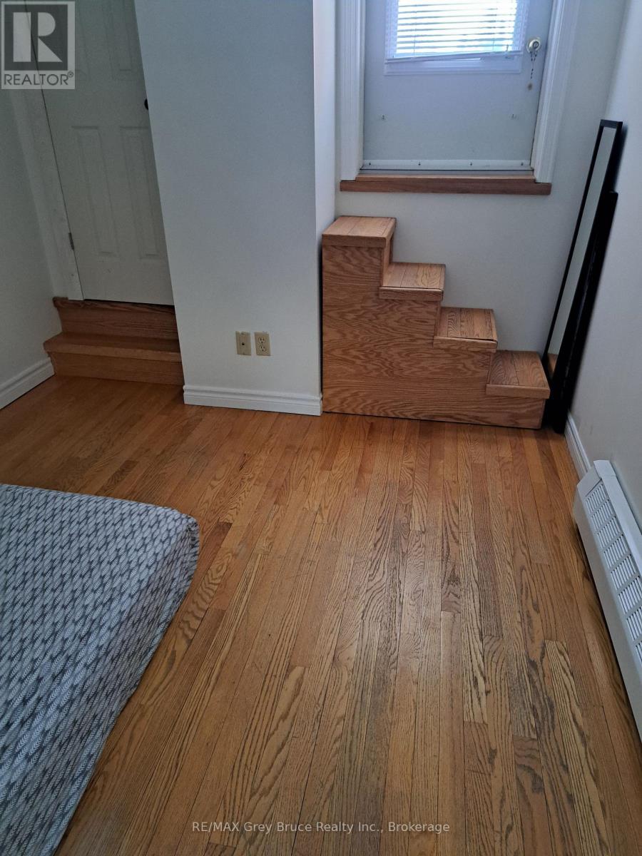 44 Sykes Street N, Meaford, Ontario  N4L 1V9 - Photo 7 - X12712906