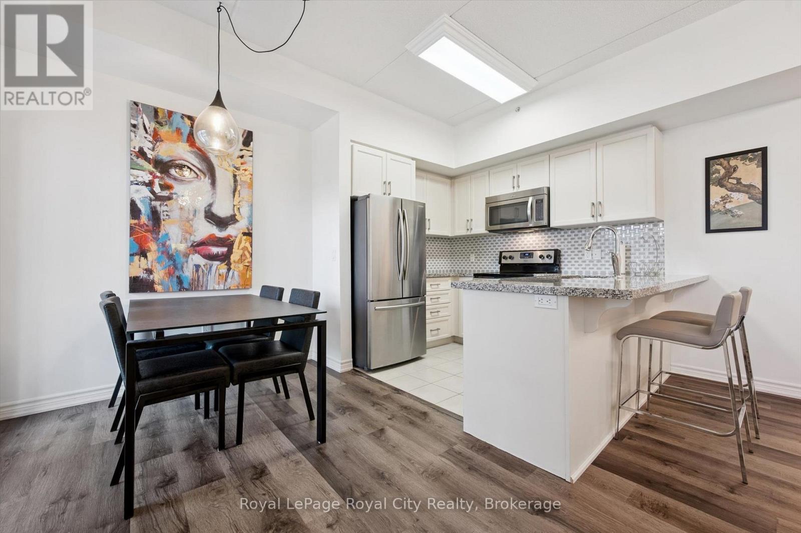 228 - 1077 Gordon Street, Guelph, Ontario  N1G 0E3 - Photo 2 - X12712944