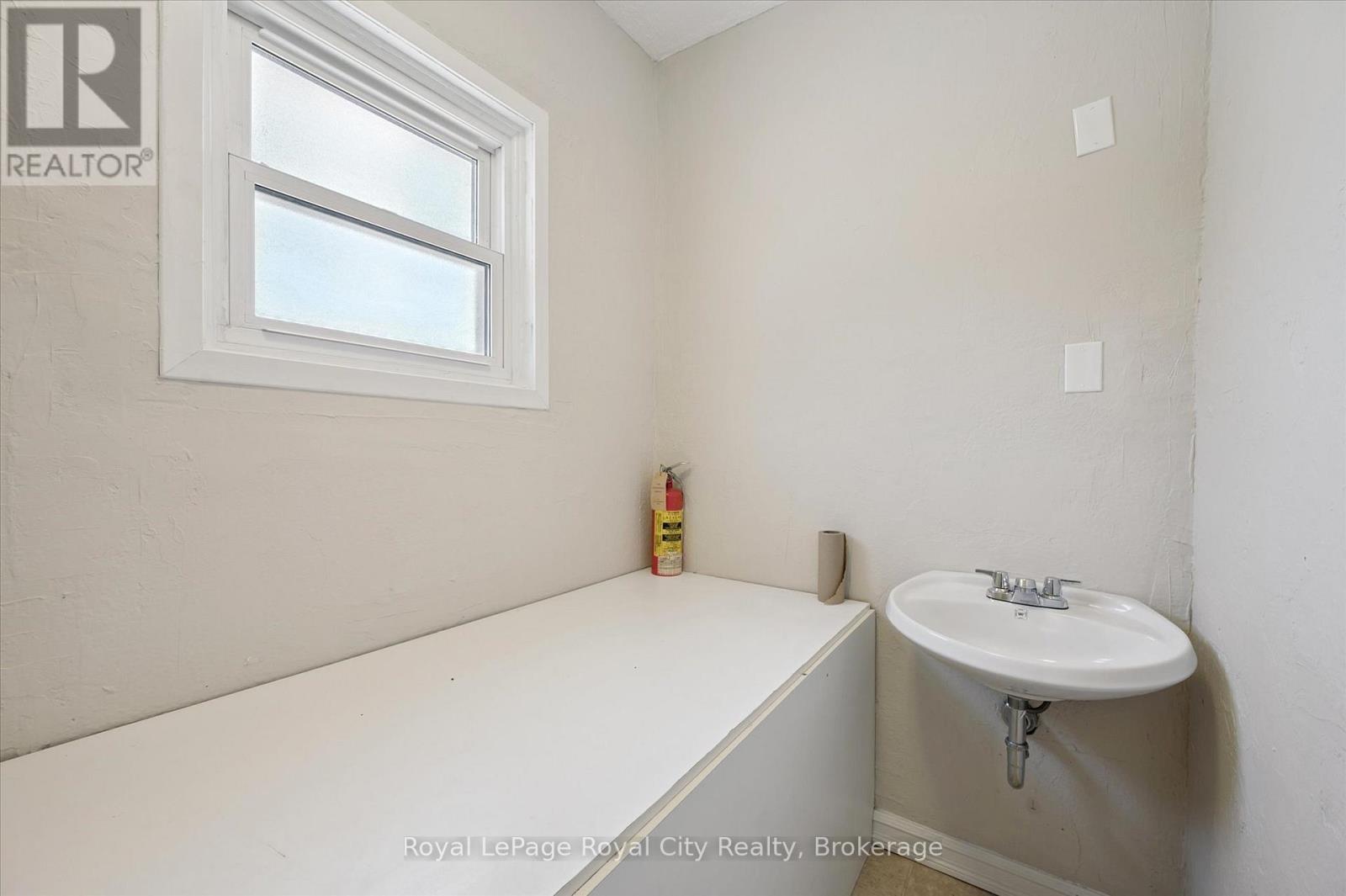 363 Woolwich Street, Guelph, Ontario N1H 3W4 - Photo 25 - X12712978