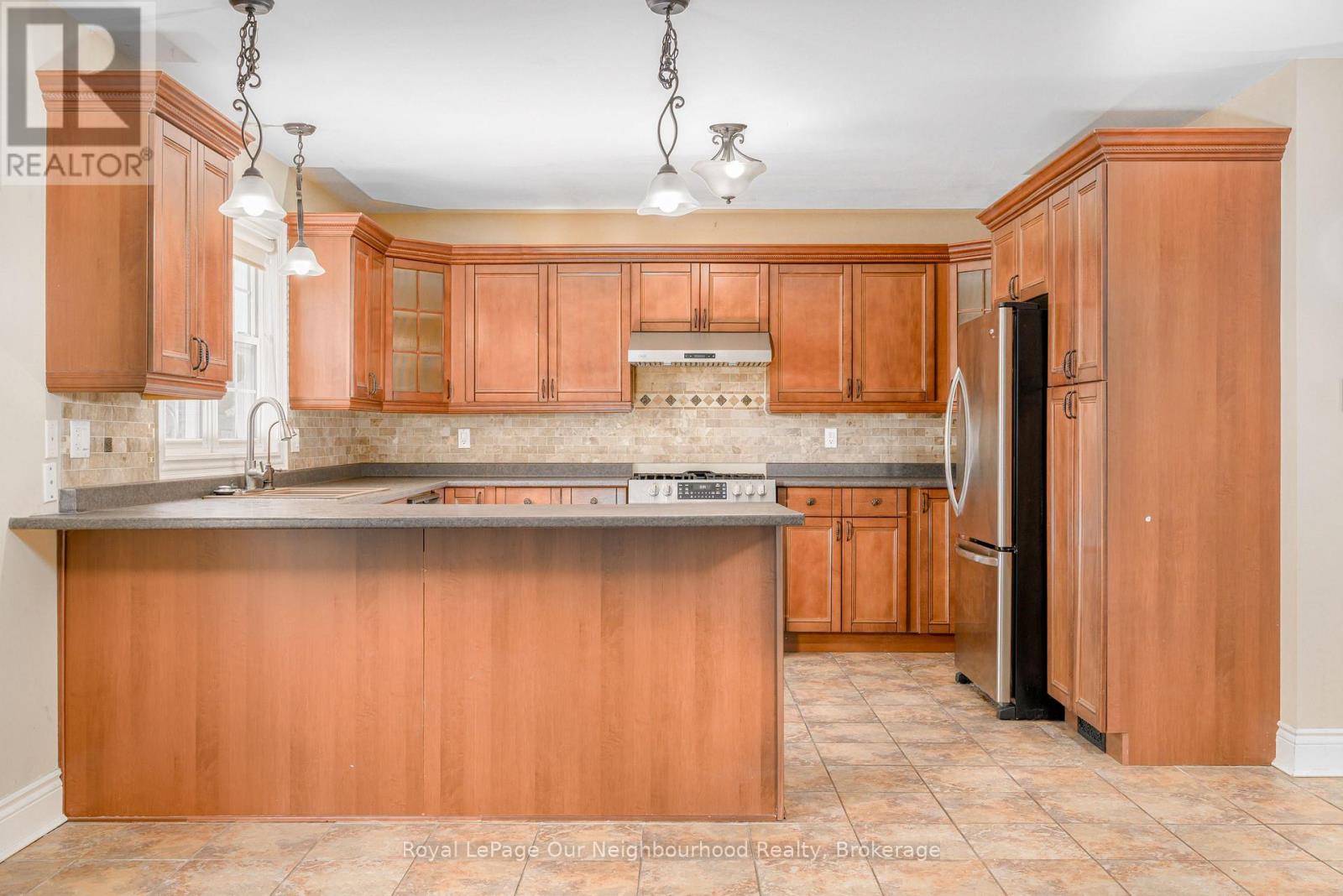 10300 Ravenshoe Road, Georgina, Ontario  L9P 1R2 - Photo 16 - N12713148