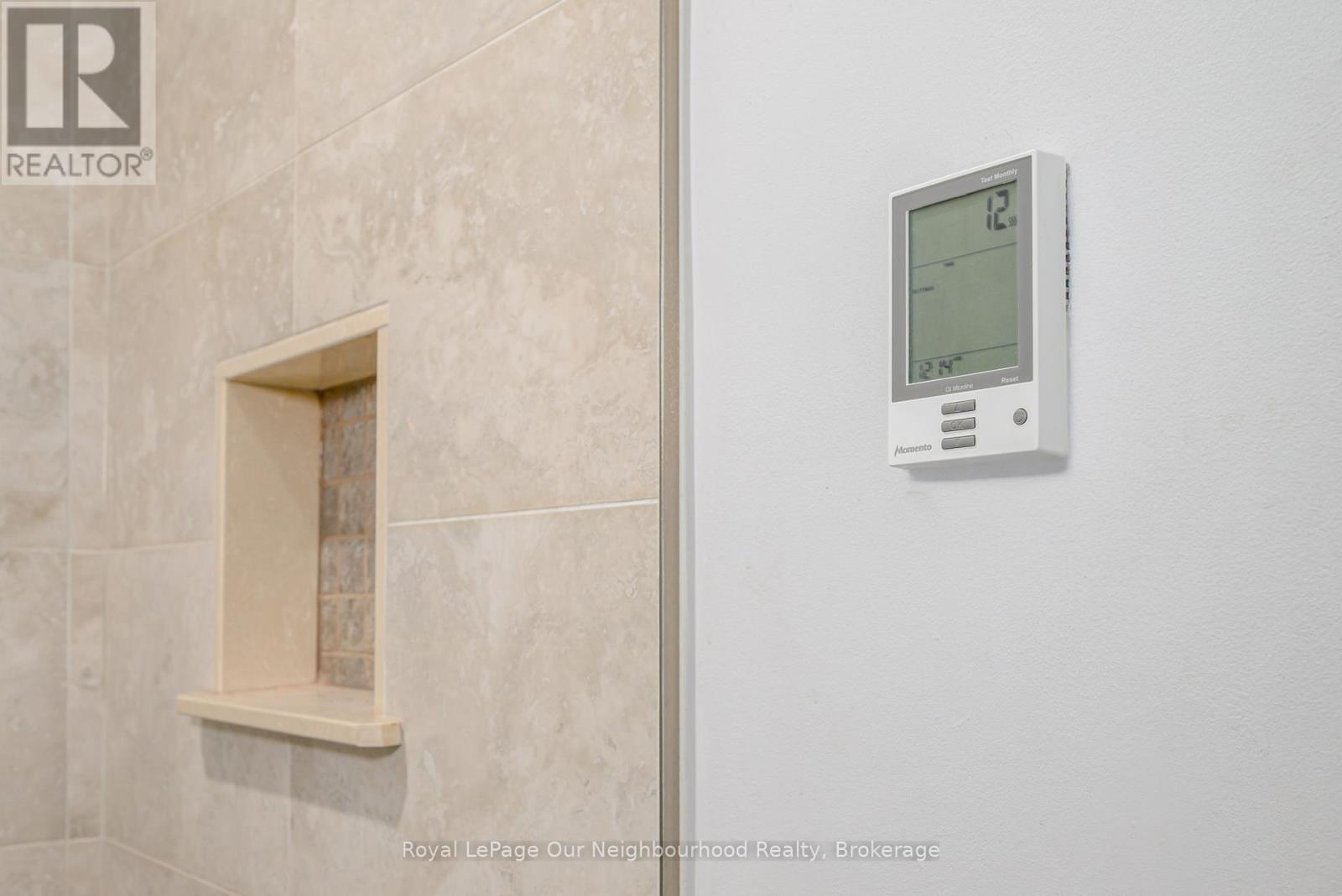 10300 Ravenshoe Road, Georgina, Ontario  L9P 1R2 - Photo 33 - N12713148