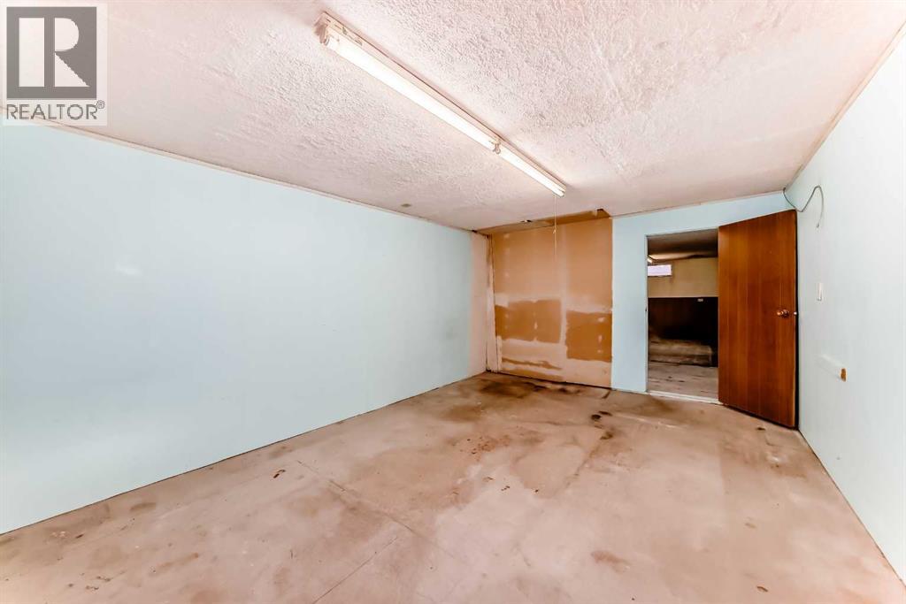 4703 35 Avenue Sw, Calgary, Alberta  T3E 1B5 - Photo 33 - A2280384