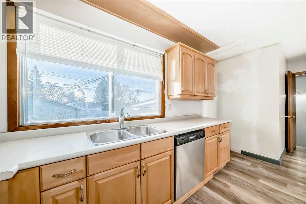 4703 35 Avenue Sw, Calgary, Alberta  T3E 1B5 - Photo 6 - A2280384