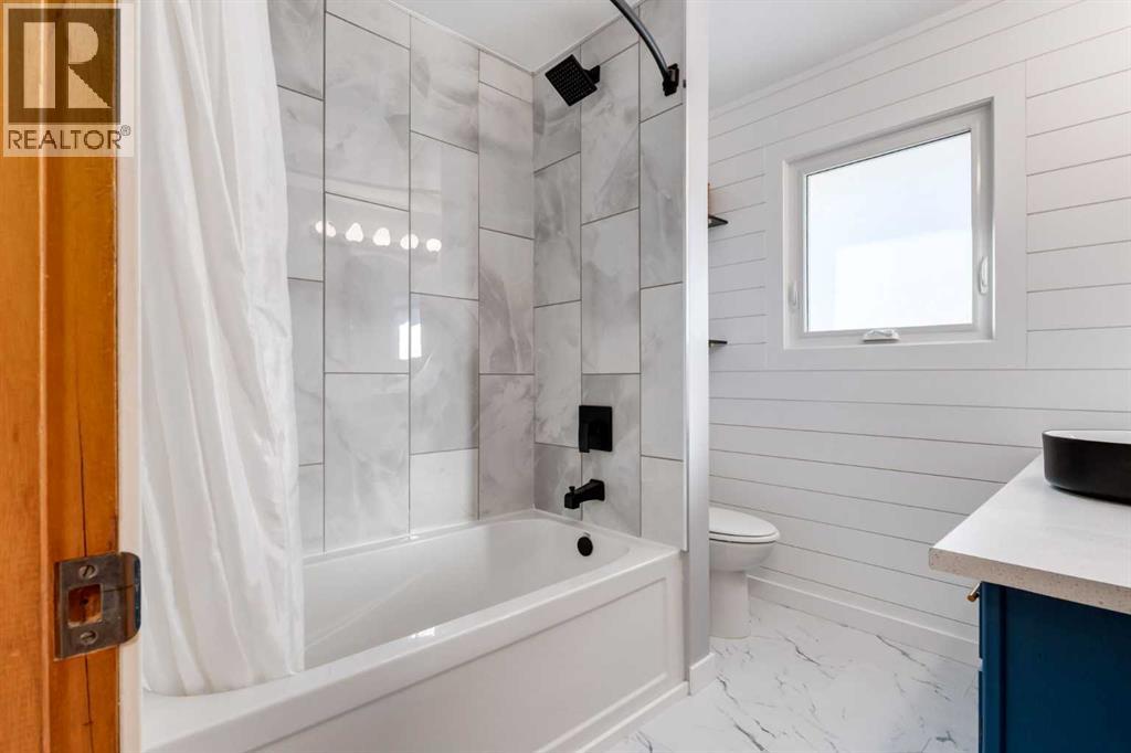 2539 Chicoutimi Drive Nw, Calgary, Alberta  T2L 0W4 - Photo 23 - A2279653