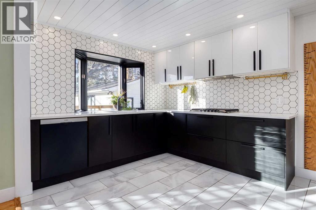 2539 Chicoutimi Drive Nw, Calgary, Alberta  T2L 0W4 - Photo 13 - A2279653