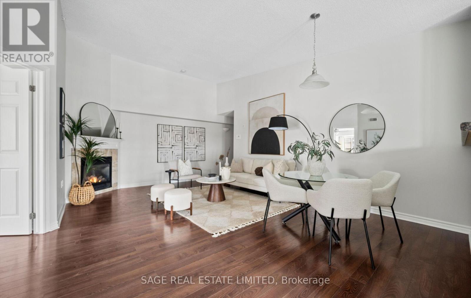 402 - 1360 Main Street E, Milton, Ontario  L9T 7S5 - Photo 1 - W12712750