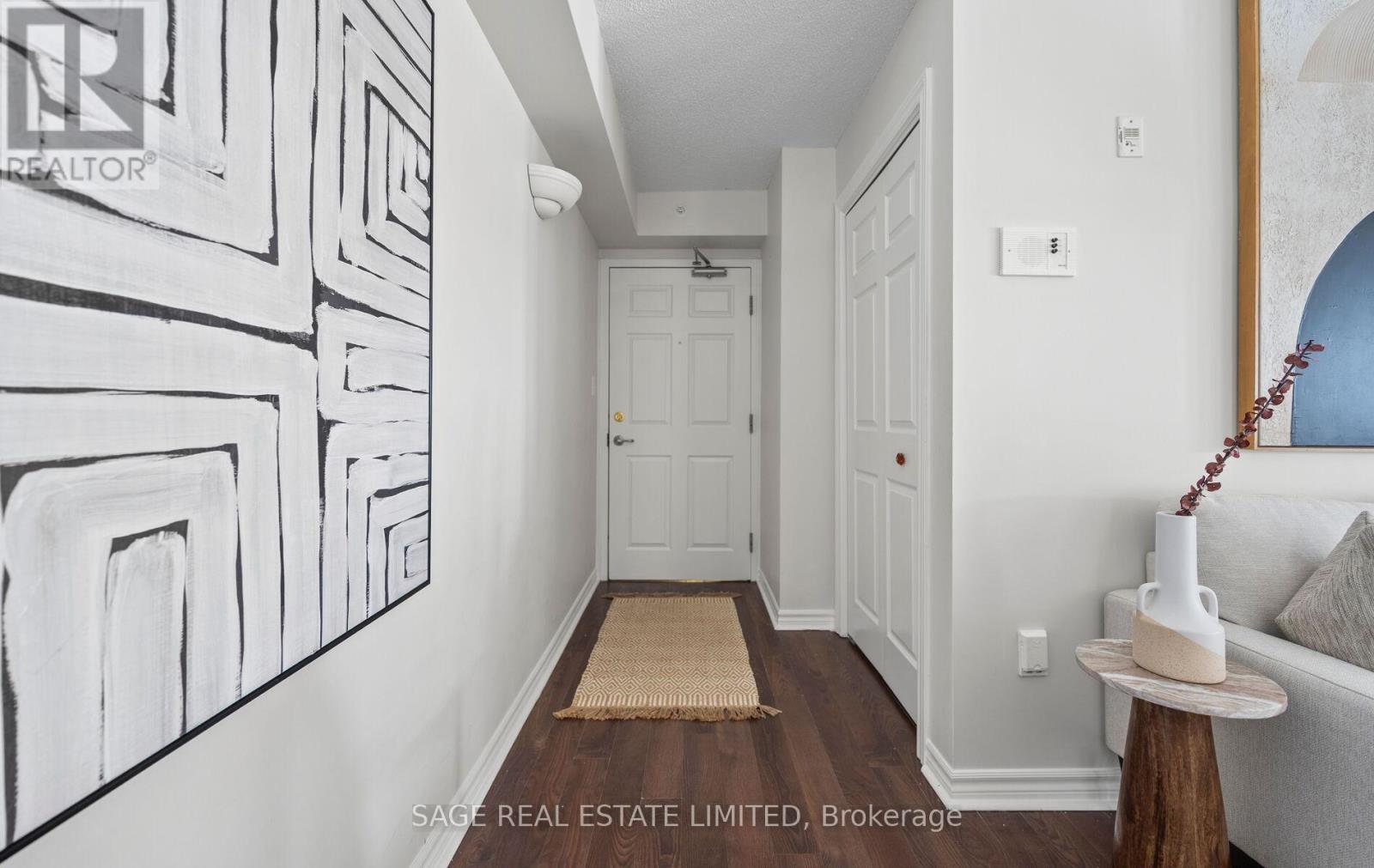 402 - 1360 Main Street E, Milton, Ontario  L9T 7S5 - Photo 3 - W12712750