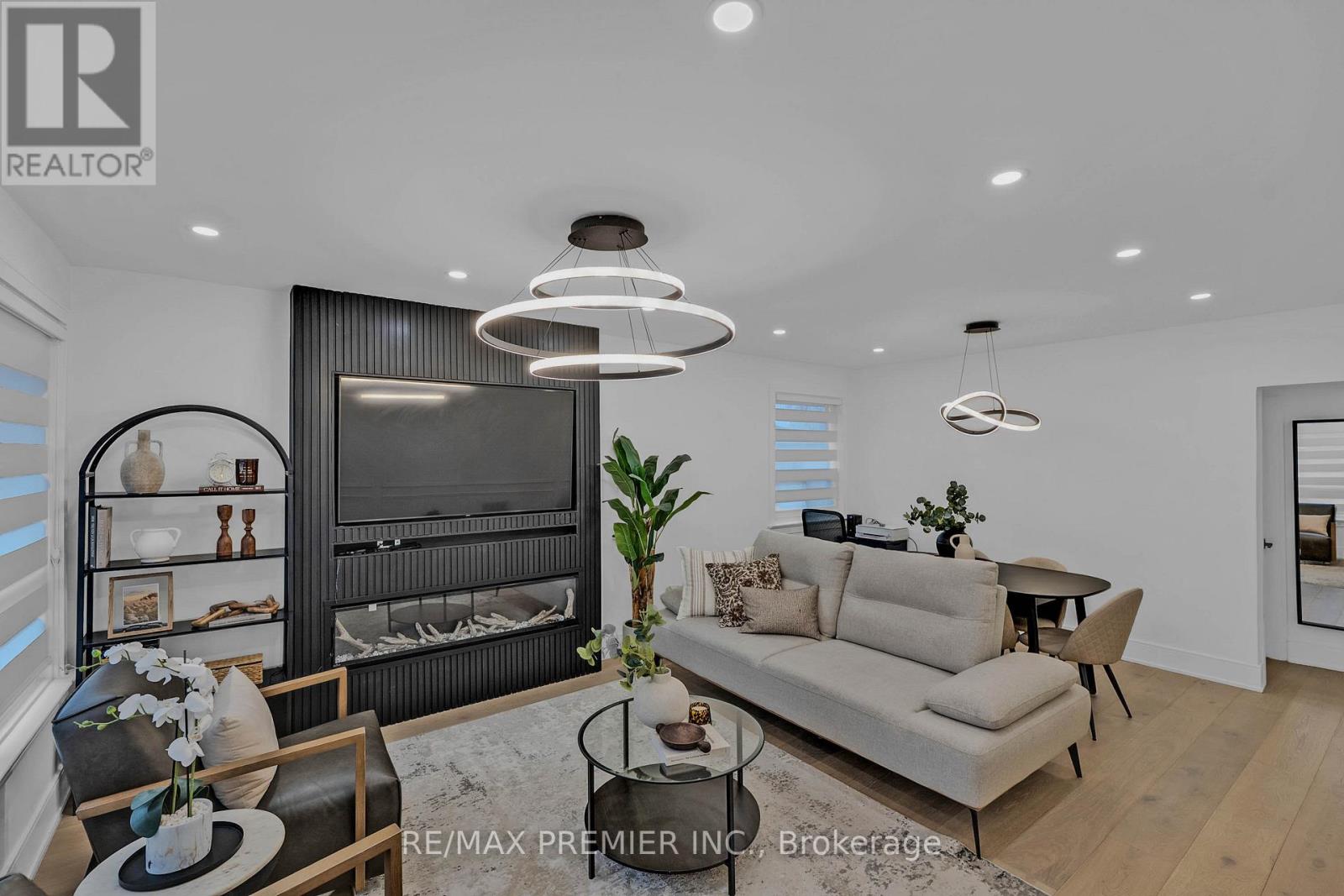 402 St Augustine Drive, Oakville, Ontario  L6K 3K9 - Photo 13 - W12712774