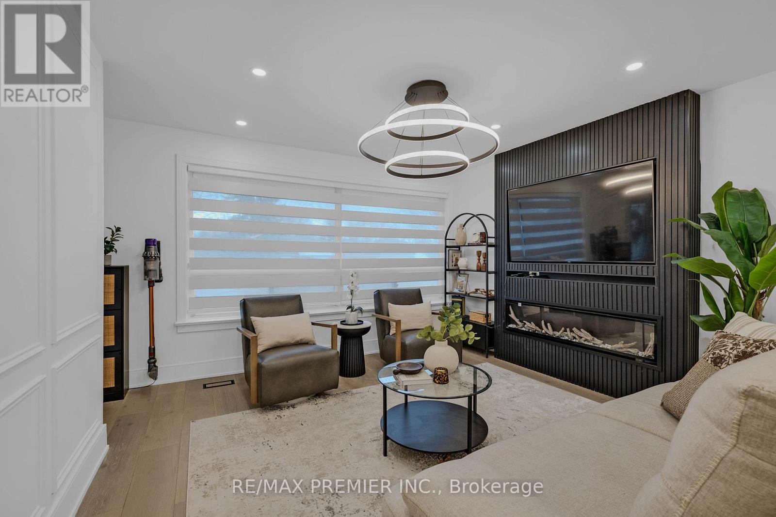 402 St Augustine Drive, Oakville, Ontario  L6K 3K9 - Photo 15 - W12712774