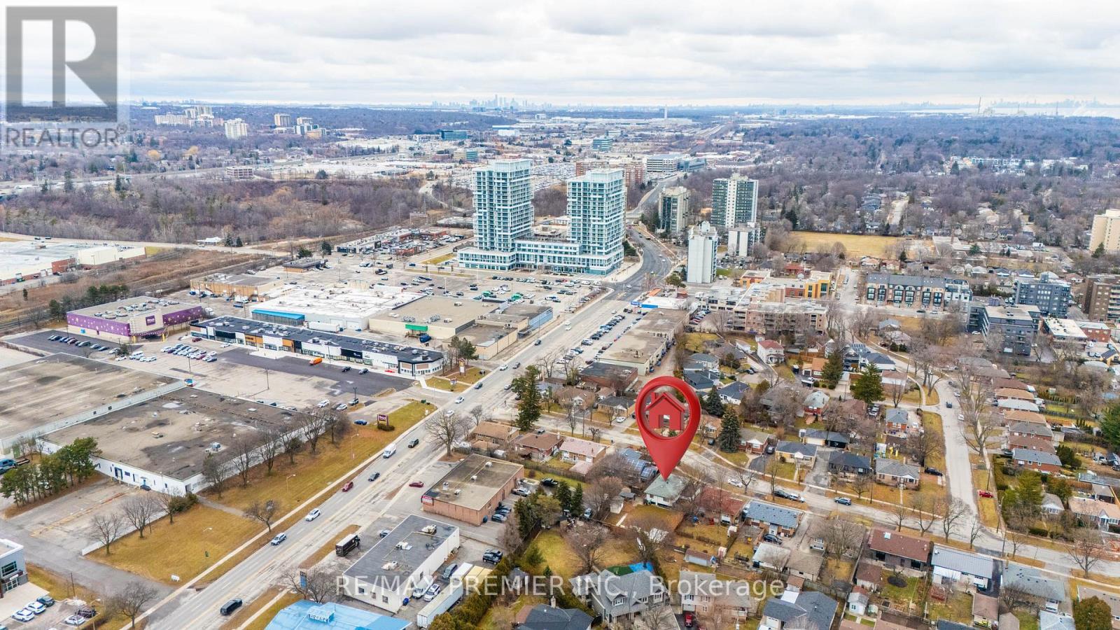 402 St Augustine Drive, Oakville, Ontario  L6K 3K9 - Photo 6 - W12712774