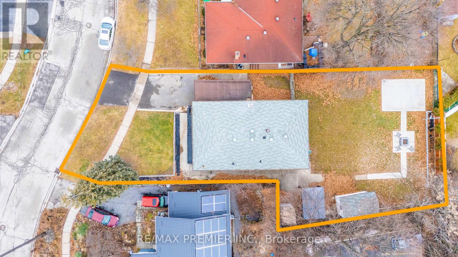 402 St Augustine Drive, Oakville, Ontario  L6K 3K9 - Photo 8 - W12712774