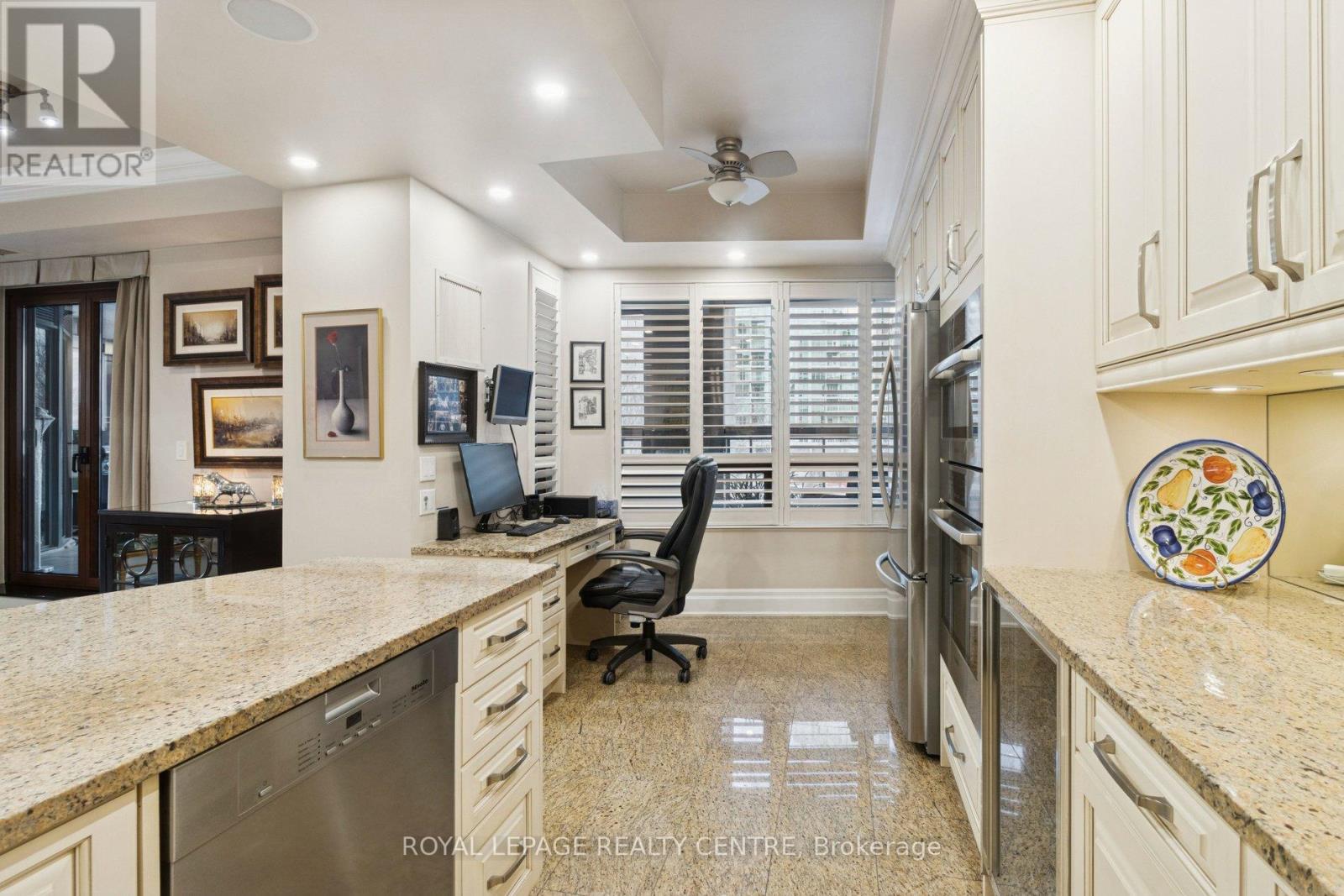 220 - 2095 Lake Shore Boulevard W, Toronto, Ontario  M8V 4G4 - Photo 16 - W12712794