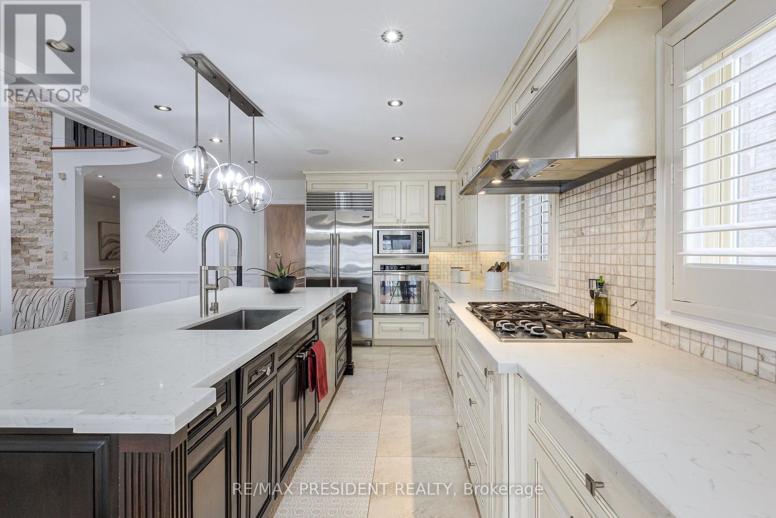 42 Mount Forest Drive, Brampton, Ontario  L6Z 1B7 - Photo 15 - W12712832