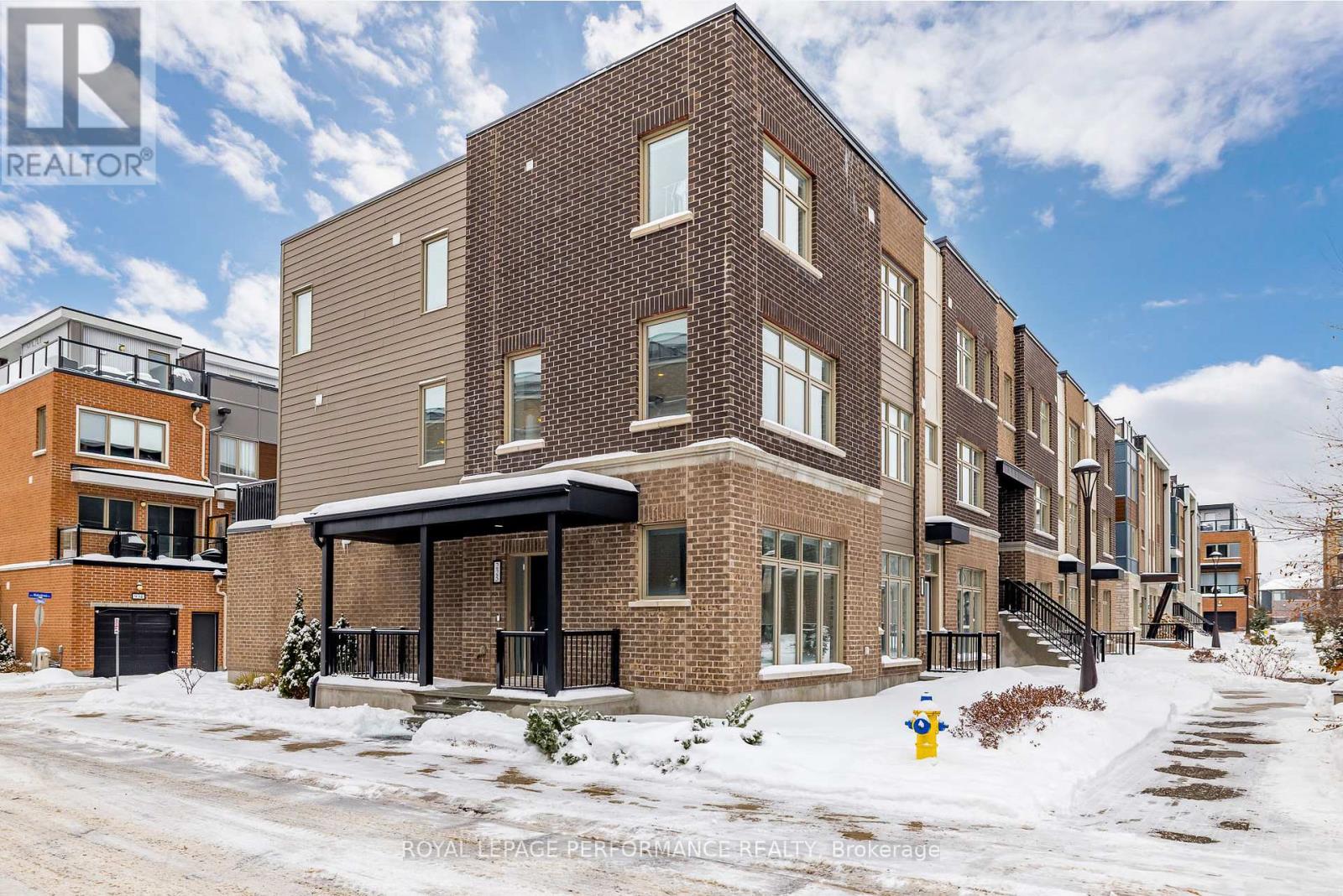 225 MAKADEWA PRIVATE W, Ottawa, Ontario