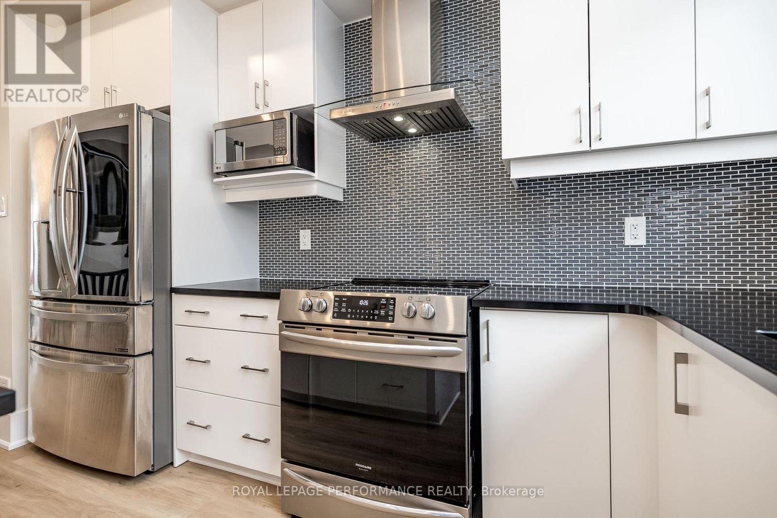 225 Makadewa Private W, Ottawa, Ontario  K1K 0P2 - Photo 19 - X12712990