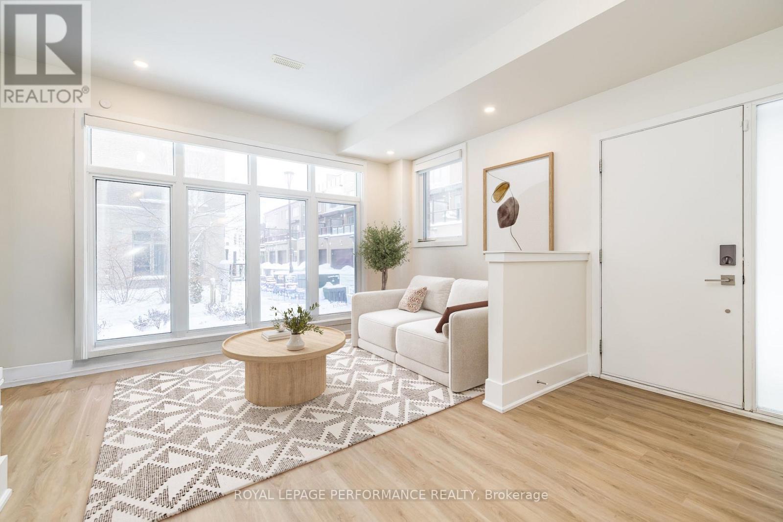 225 Makadewa Private W, Ottawa, Ontario  K1K 0P2 - Photo 3 - X12712990