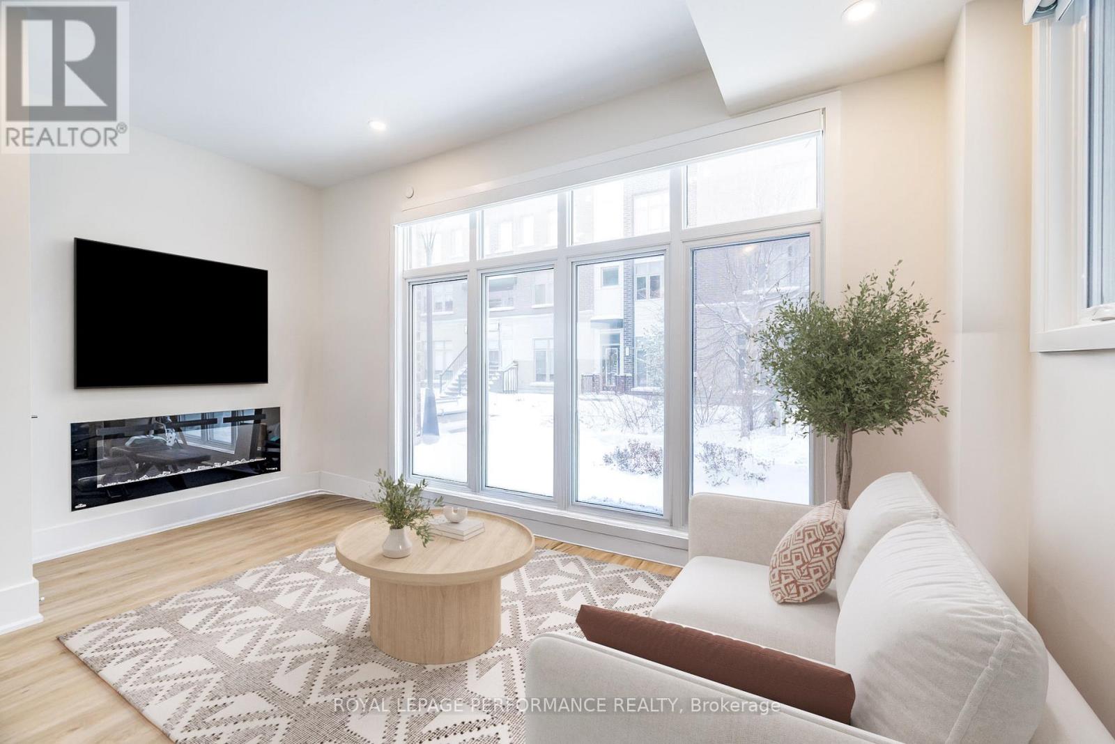 225 Makadewa Private W, Ottawa, Ontario  K1K 0P2 - Photo 4 - X12712990