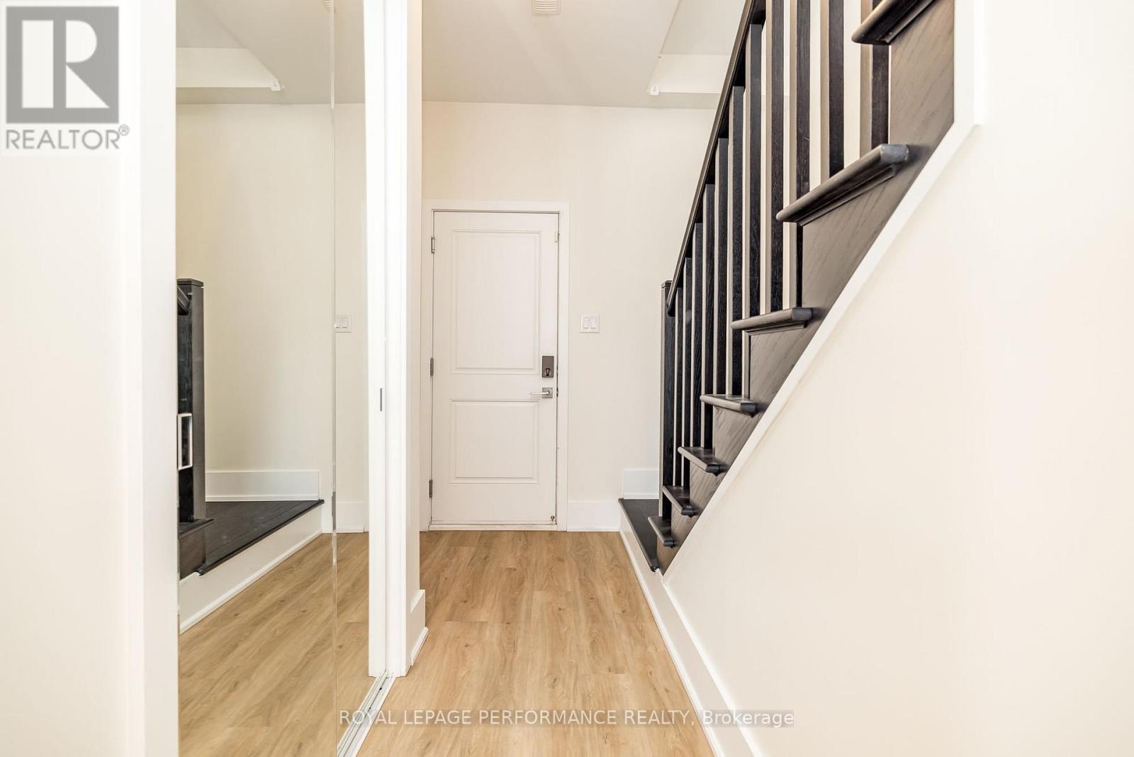 225 Makadewa Private W, Ottawa, Ontario  K1K 0P2 - Photo 7 - X12712990