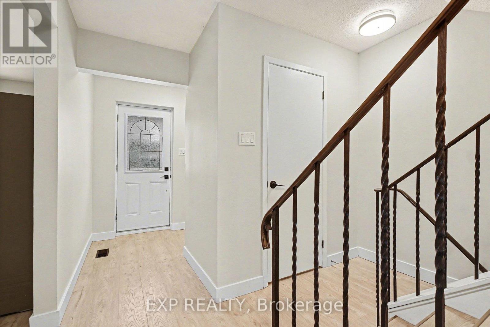 61 - 2336 Orient Park Drive, Ottawa, Ontario K2V 0J2 - Photo 2 - X12713028