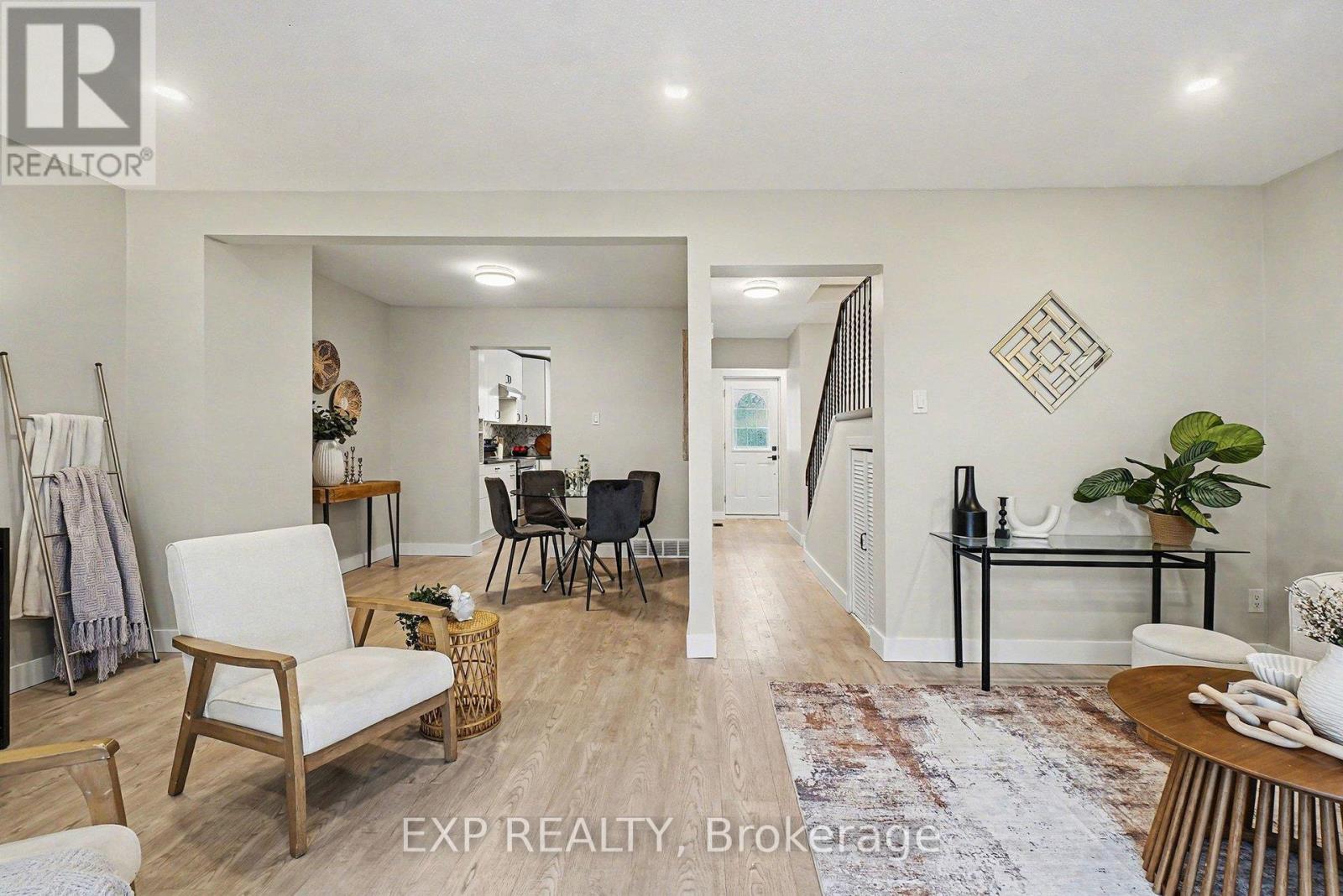 61 - 2336 Orient Park Drive, Ottawa, Ontario K2V 0J2 - Photo 3 - X12713028