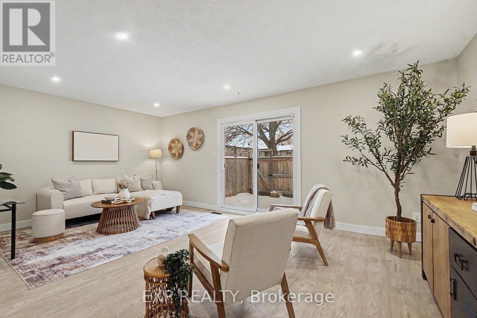 61 - 2336 Orient Park Drive, Ottawa, Ontario K2V 0J2 - Photo 5 - X12713028