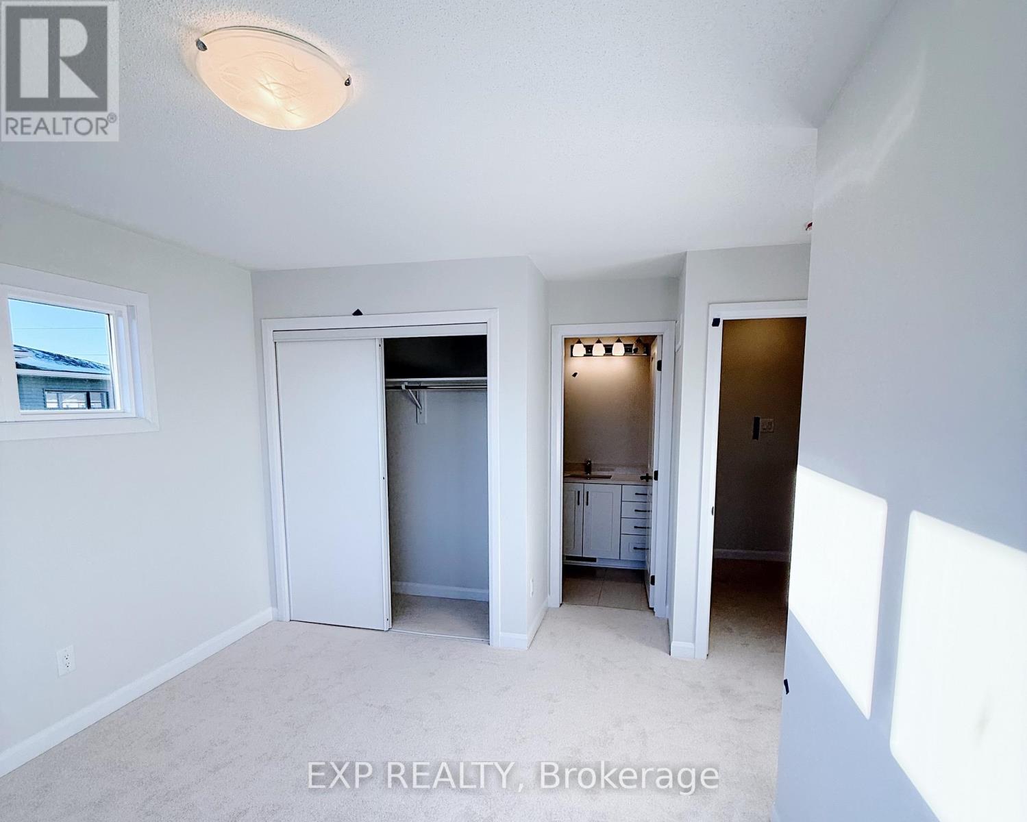 1233 Creekway Private, Ottawa, Ontario  K2T 0S9 - Photo 17 - X12713030