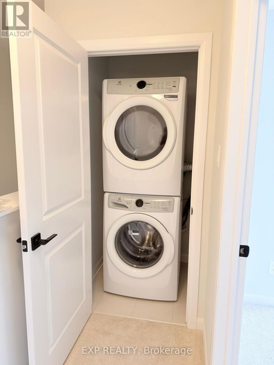 1233 Creekway Private, Ottawa, Ontario  K2T 0S9 - Photo 19 - X12713030