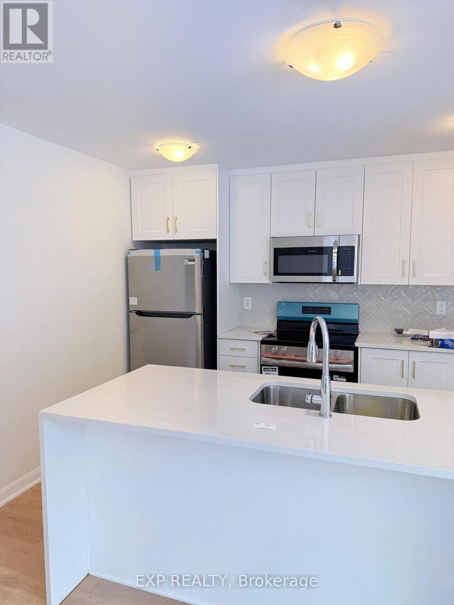 1233 Creekway Private, Ottawa, Ontario  K2T 0S9 - Photo 2 - X12713030