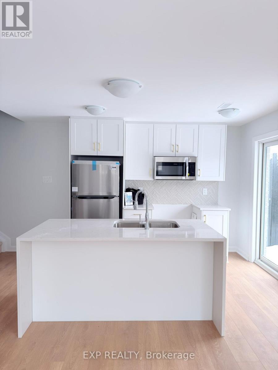 1233 Creekway Private, Ottawa, Ontario  K2T 0S9 - Photo 3 - X12713030