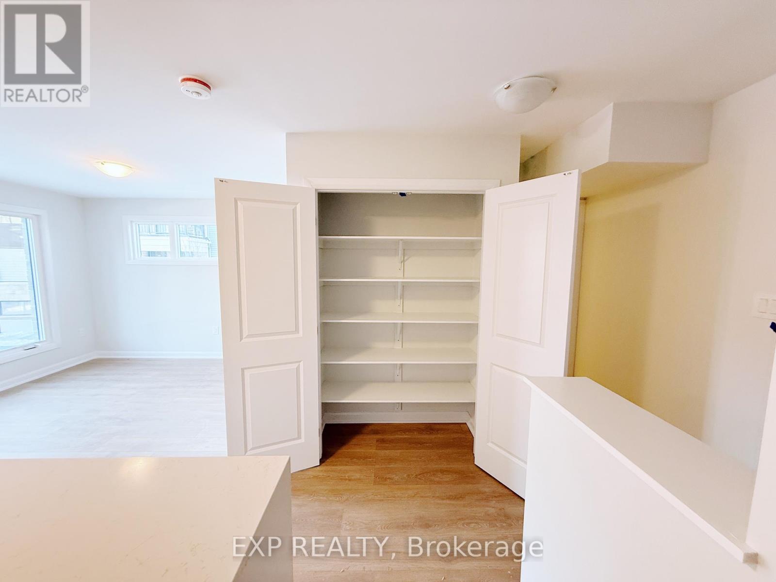 1233 Creekway Private, Ottawa, Ontario  K2T 0S9 - Photo 6 - X12713030