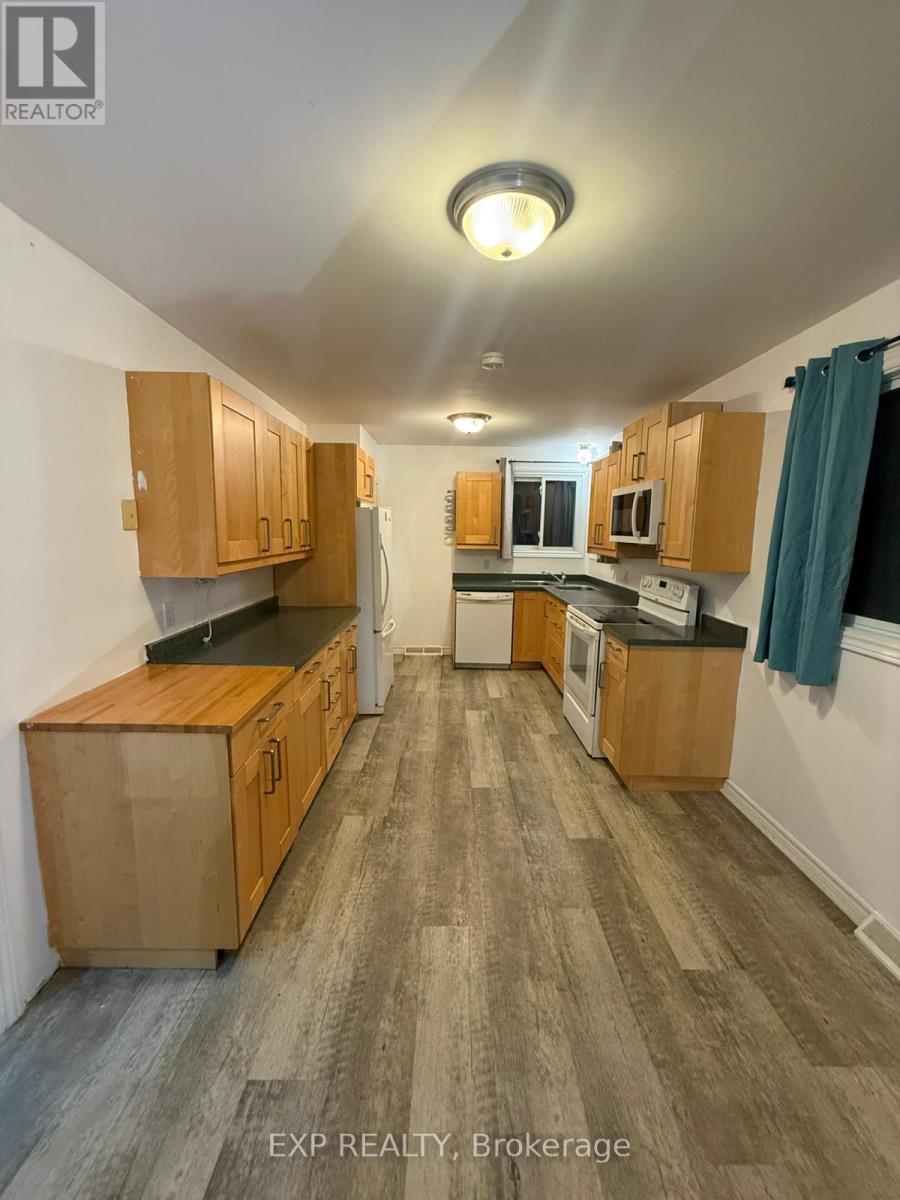 Upper - 611 Geneva Street, St. Catharines, Ontario  L2N 2J3 - Photo 13 - X12611856