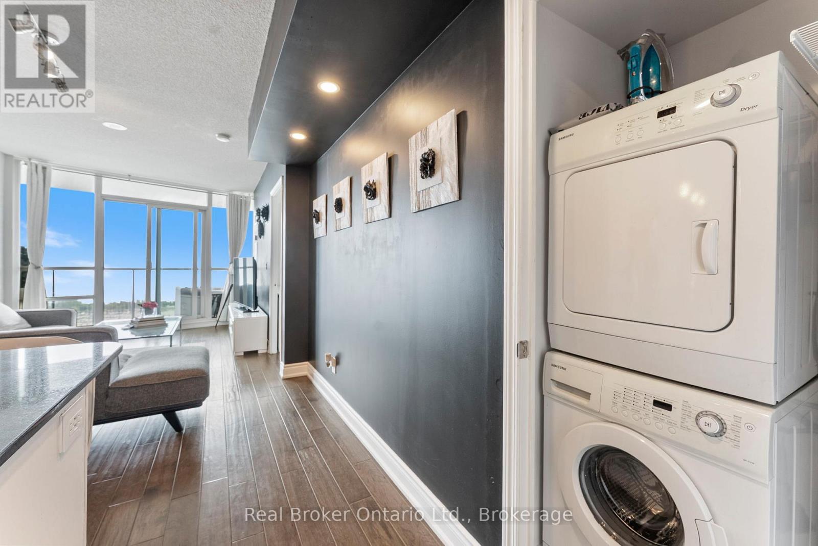 2901 - 2240 Lakeshore Boulevard W, Toronto, Ontario  M8V 0B1 - Photo 11 - W12713010