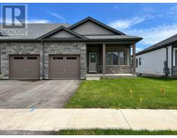 102 CHERYL AVENUE, North Perth, Ontario