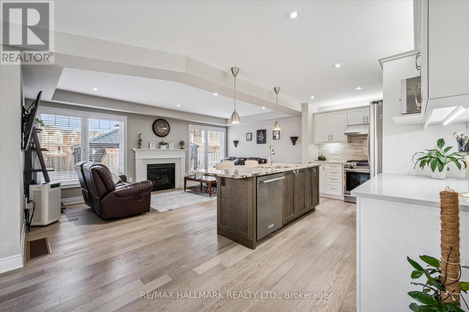 226 Amand Drive, Kitchener, Ontario  N2R 0J9 - Photo 6 - X12712872