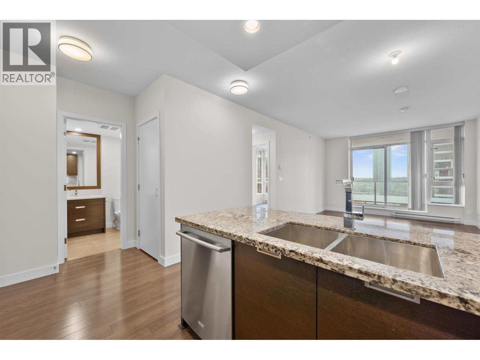 1506 2077 Rosser Avenue, Burnaby, British Columbia  V5C 0G6 - Photo 2 - R3080806