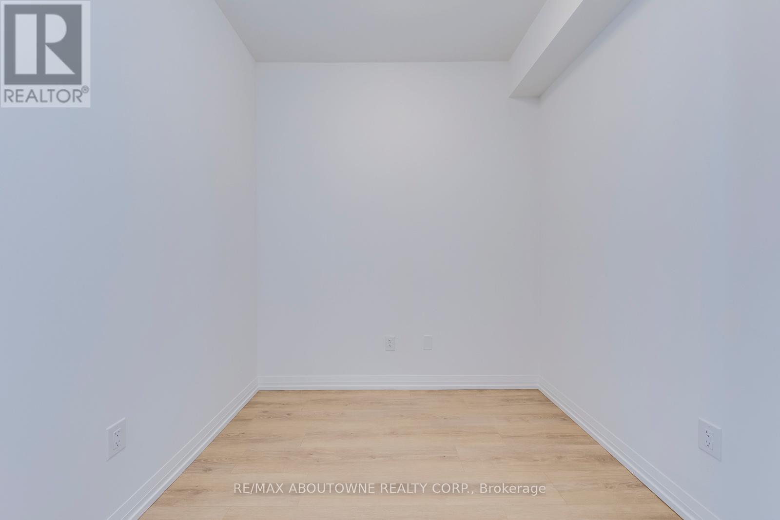 3007 - 8 Widmer Street, Toronto, Ontario  M5V 0W6 - Photo 13 - C12712934