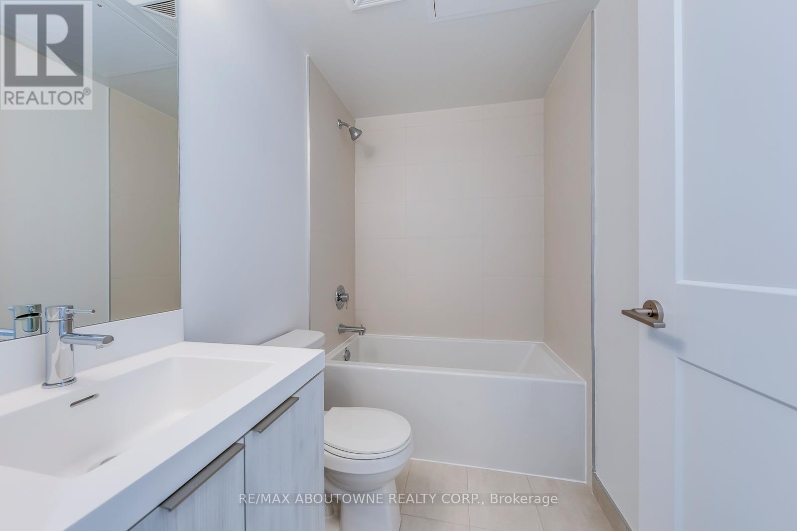 3007 - 8 Widmer Street, Toronto, Ontario  M5V 0W6 - Photo 18 - C12712934