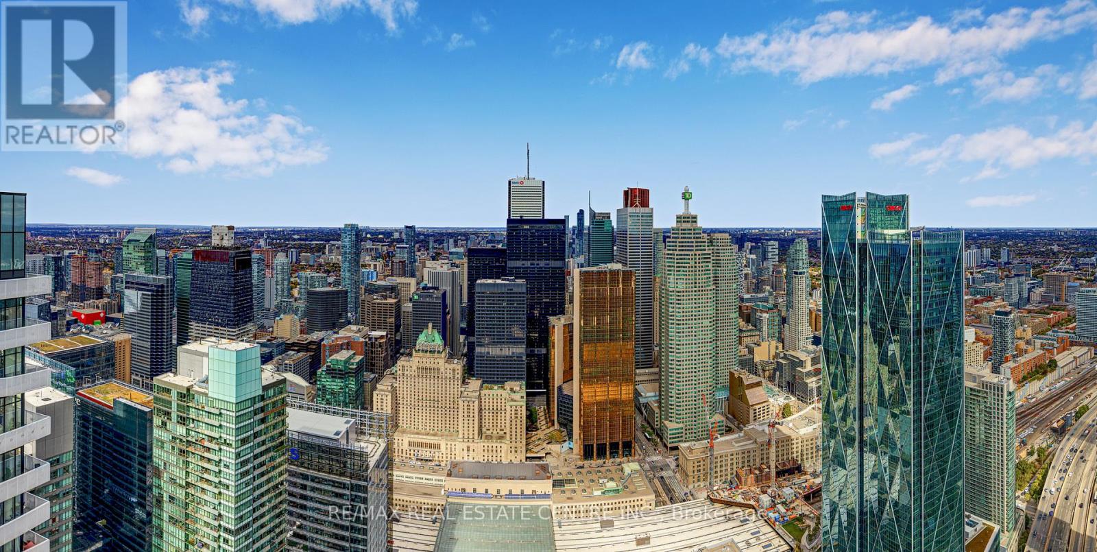 Sph 201 - 88 Harbour Street, Toronto, Ontario  M5J 2T5 - Photo 10 - C12713102