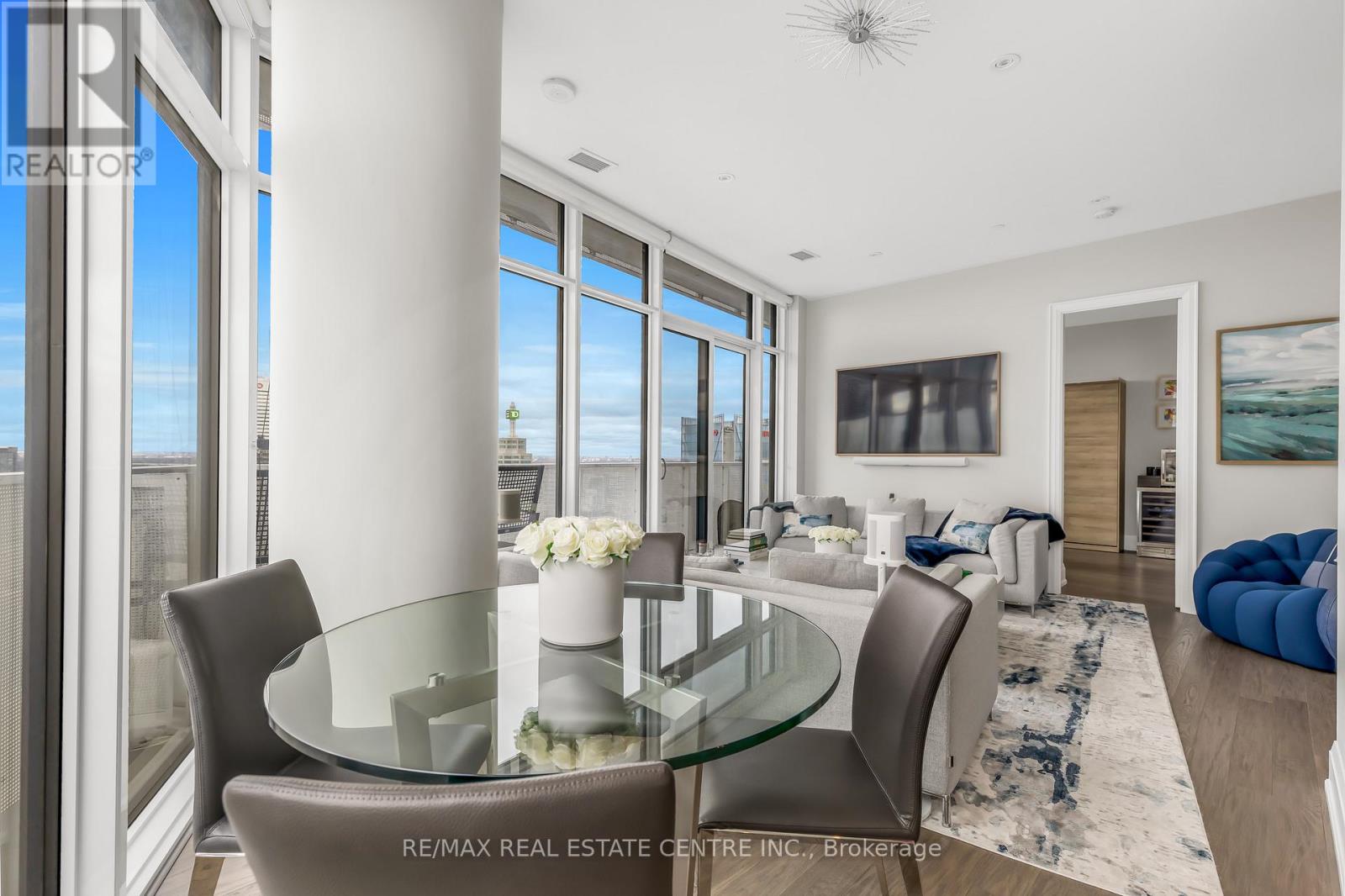 Sph 201 - 88 Harbour Street, Toronto, Ontario  M5J 2T5 - Photo 13 - C12713102