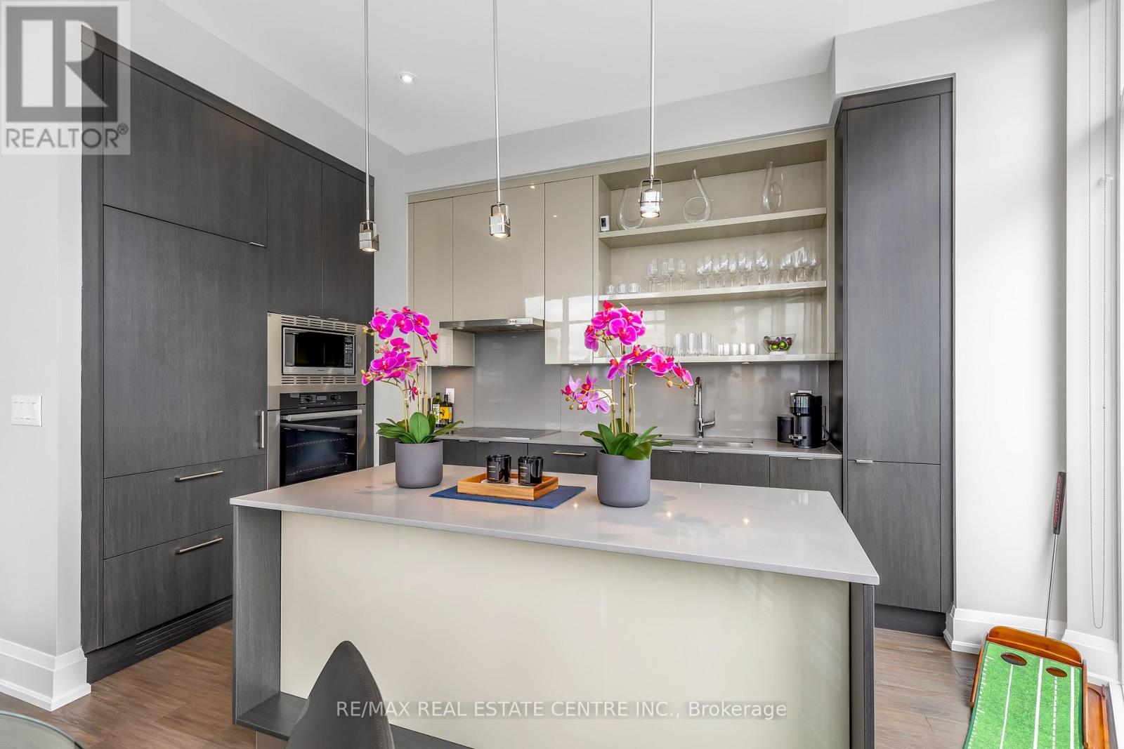 Sph 201 - 88 Harbour Street, Toronto, Ontario  M5J 2T5 - Photo 17 - C12713102