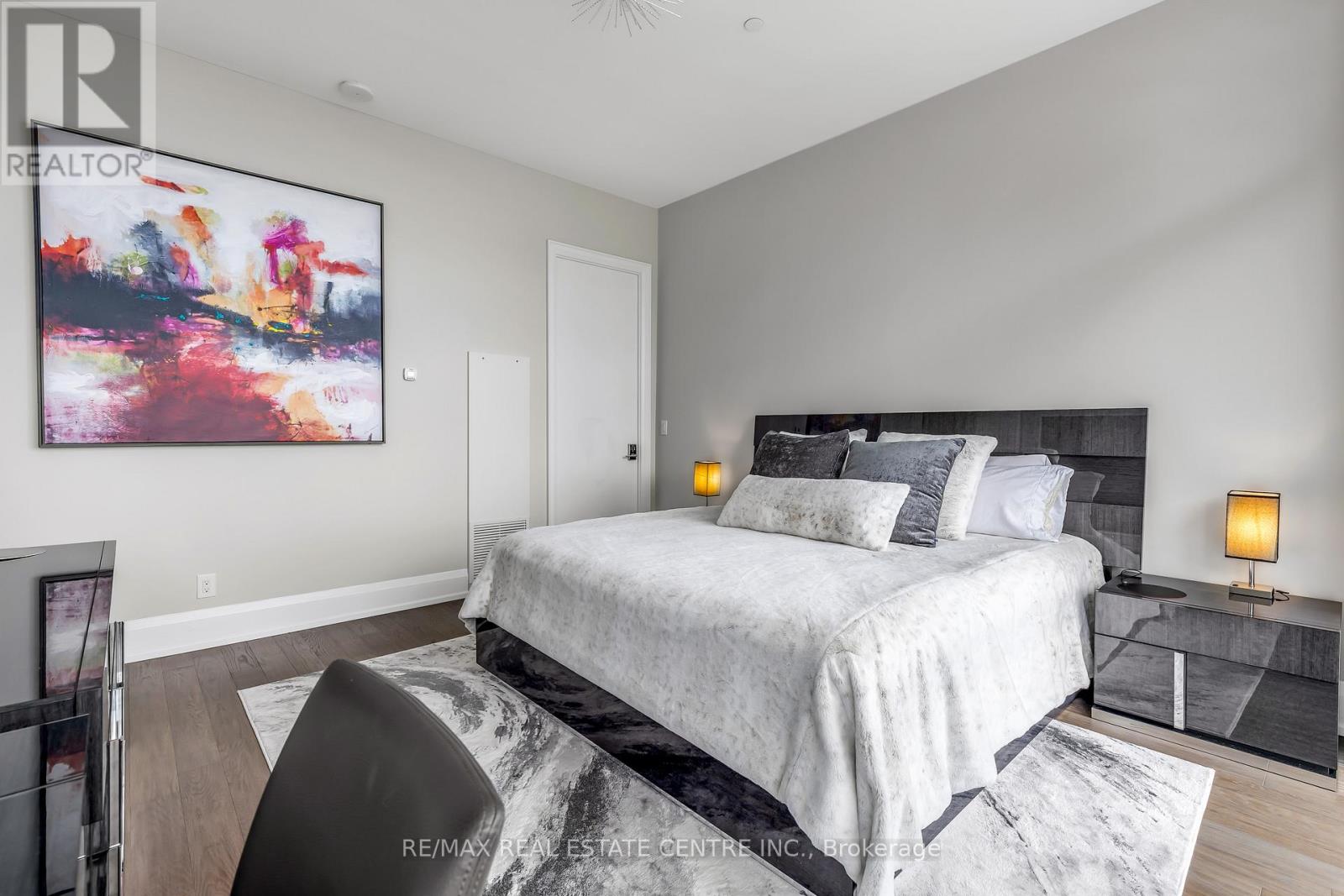 Sph 201 - 88 Harbour Street, Toronto, Ontario  M5J 2T5 - Photo 24 - C12713102