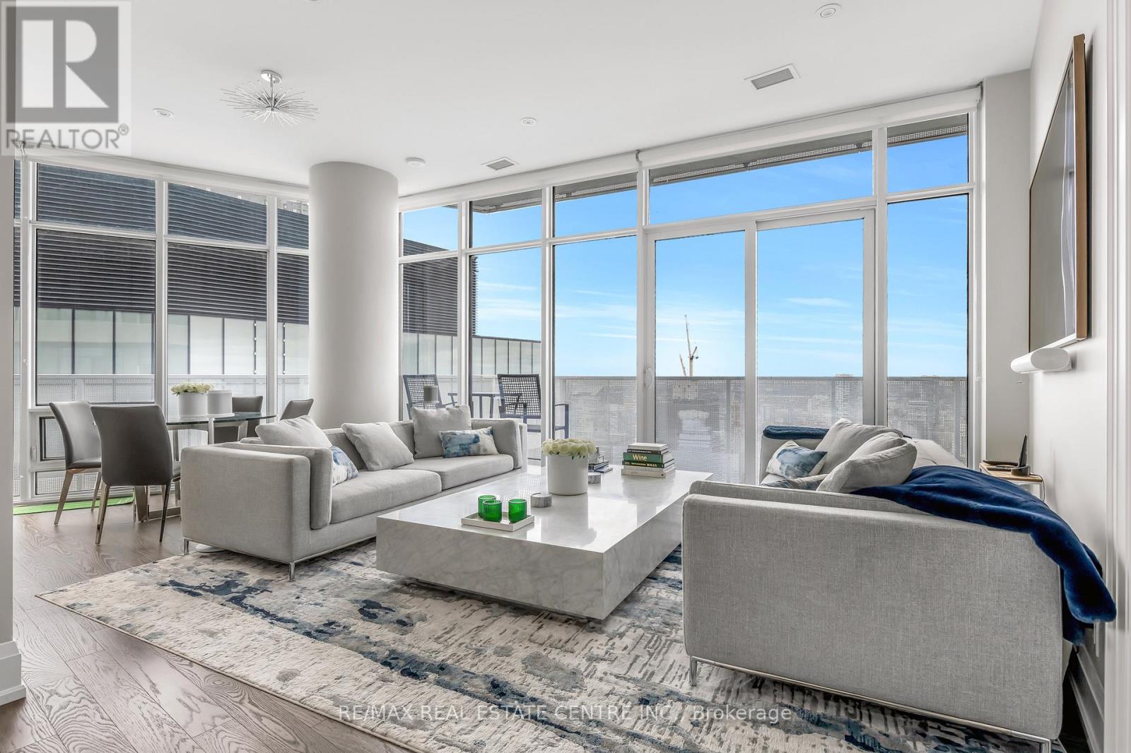 Sph 201 - 88 Harbour Street, Toronto, Ontario  M5J 2T5 - Photo 6 - C12713102